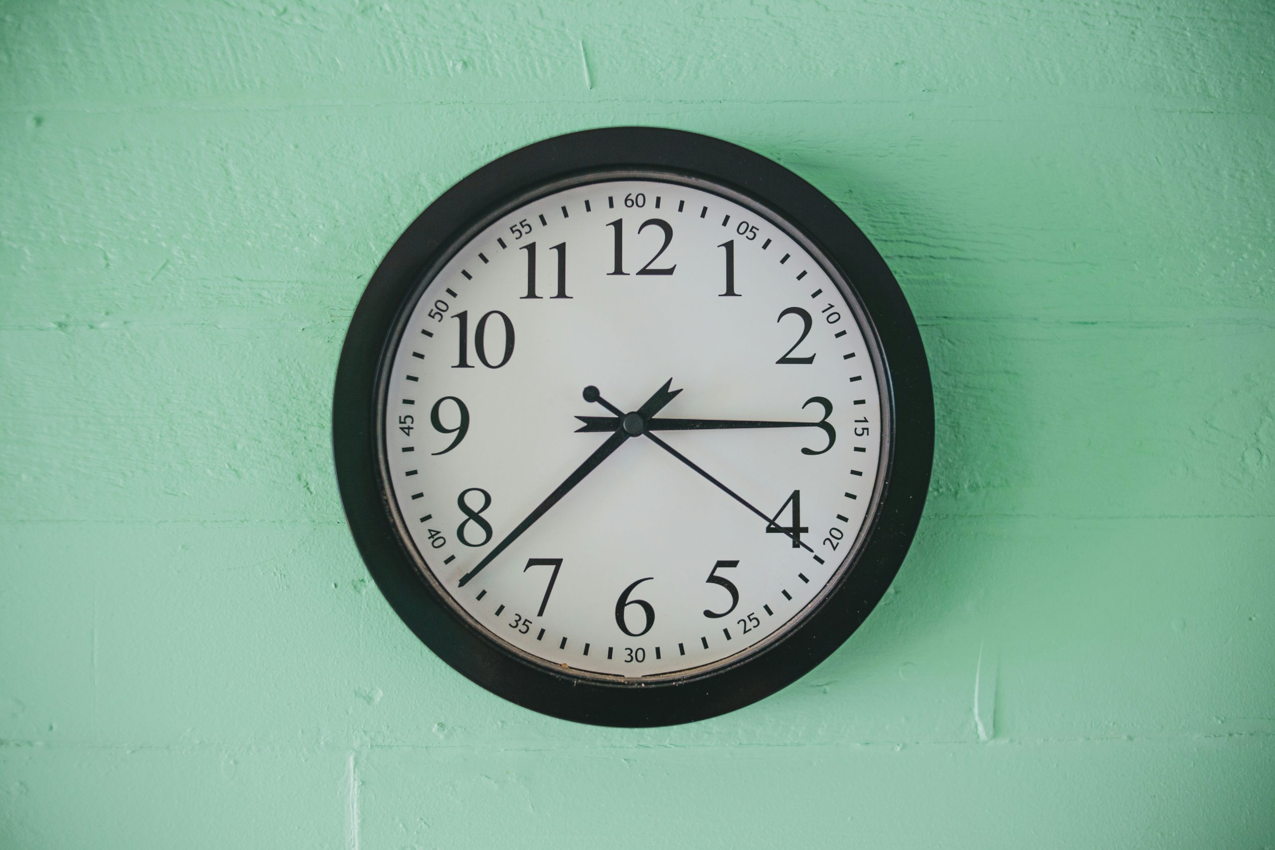 An infographic comparing setup times for different credit bureaus
