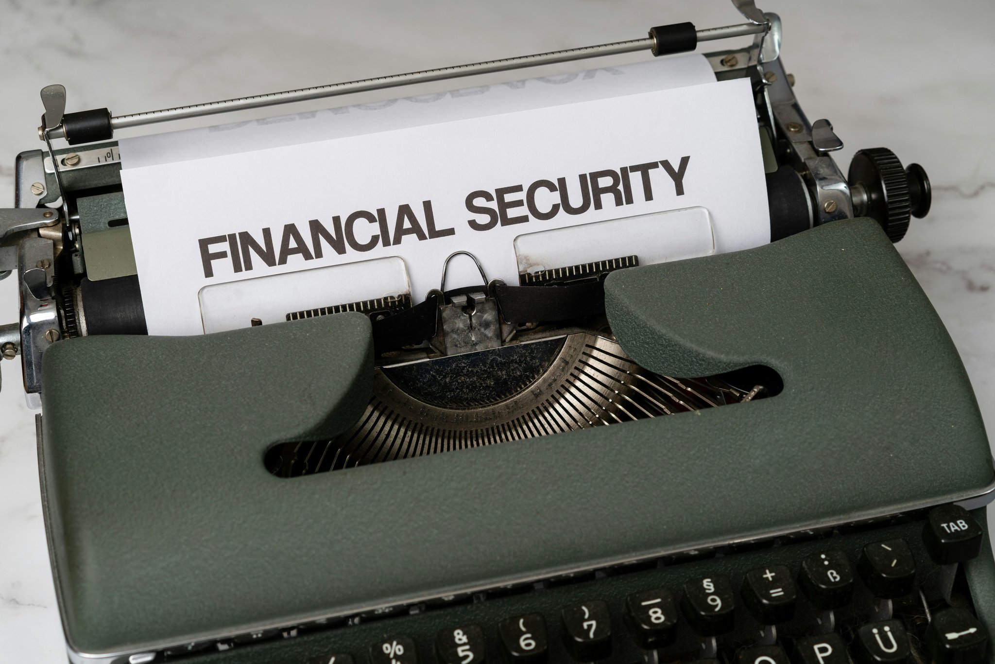 Infographic showing how theft impacts credit scores